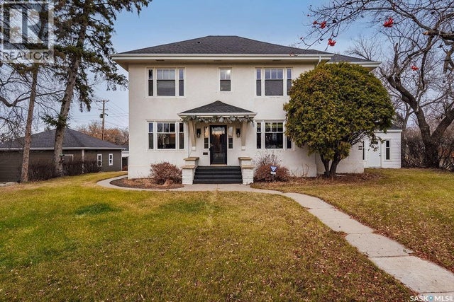 902 32nd Street W, Saskatoon