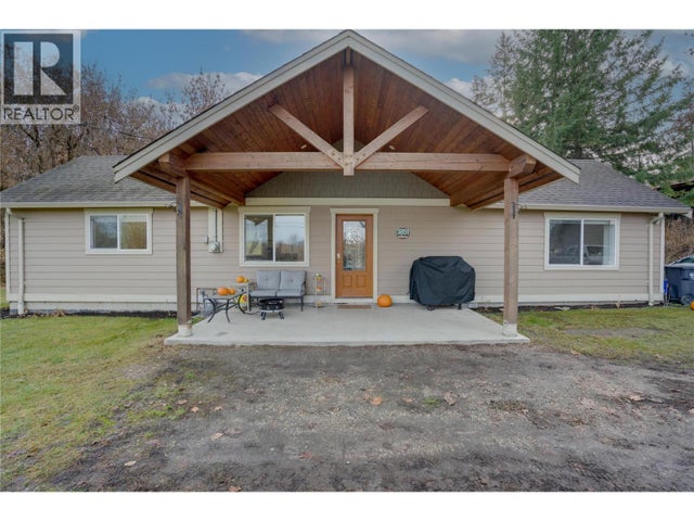 3851 97a Highway, Spallumcheen