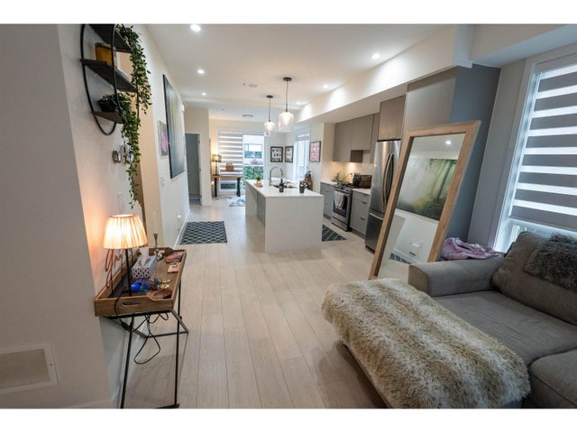 6 19628 55a Avenue, Langley