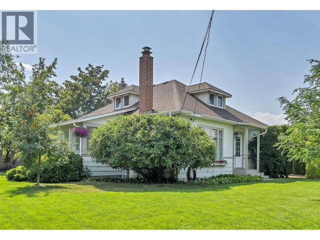 12432 Victoria Road S, Summerland