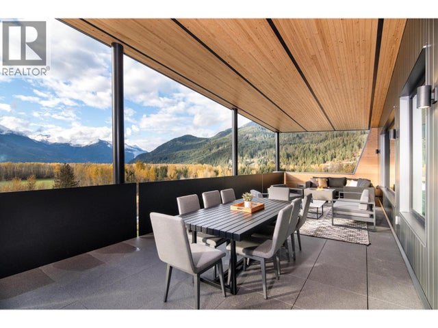 1780 Pinewood Drive, Pemberton