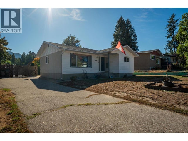 204 Pinewood Drive, Castlegar