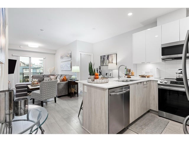 302 5486 199a Street, Langley