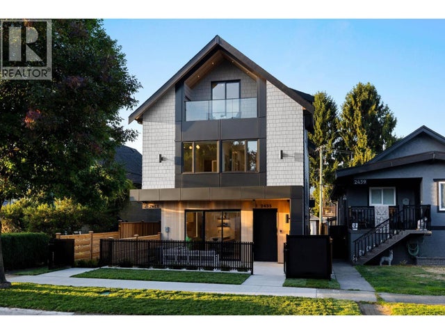 1 2435 Napier Street, Vancouver
