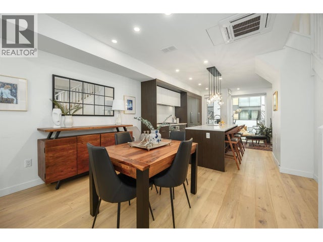 206 649 E 3rd Street, North Vancouver