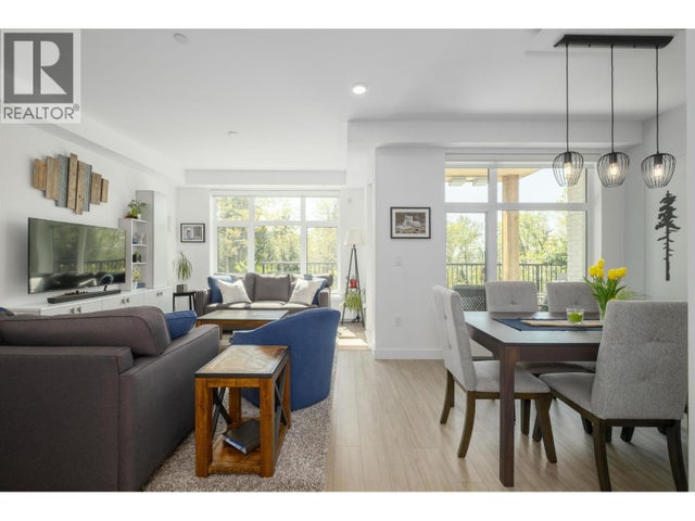 111 747 E 3rd Street, North Vancouver