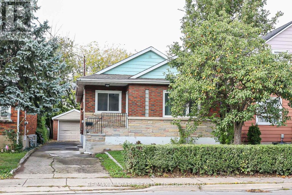 261 Vine Street, St. Catharines (fairview)