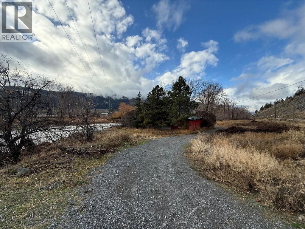 1100 Nicola Avenue, Merritt