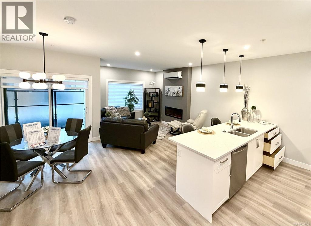 505 918 Jenkins Ave, Langford