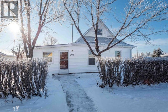 205 Trochu Avenue, Trochu