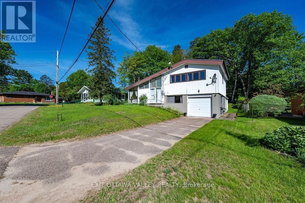 3 Newton Crescent, Deep River