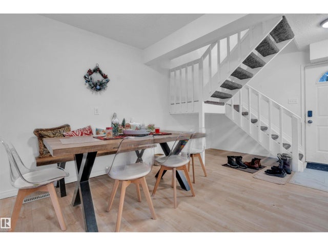 8f Meadowlark Vg Nw, Edmonton