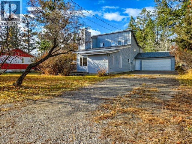 402 12th Avenue, Invermere