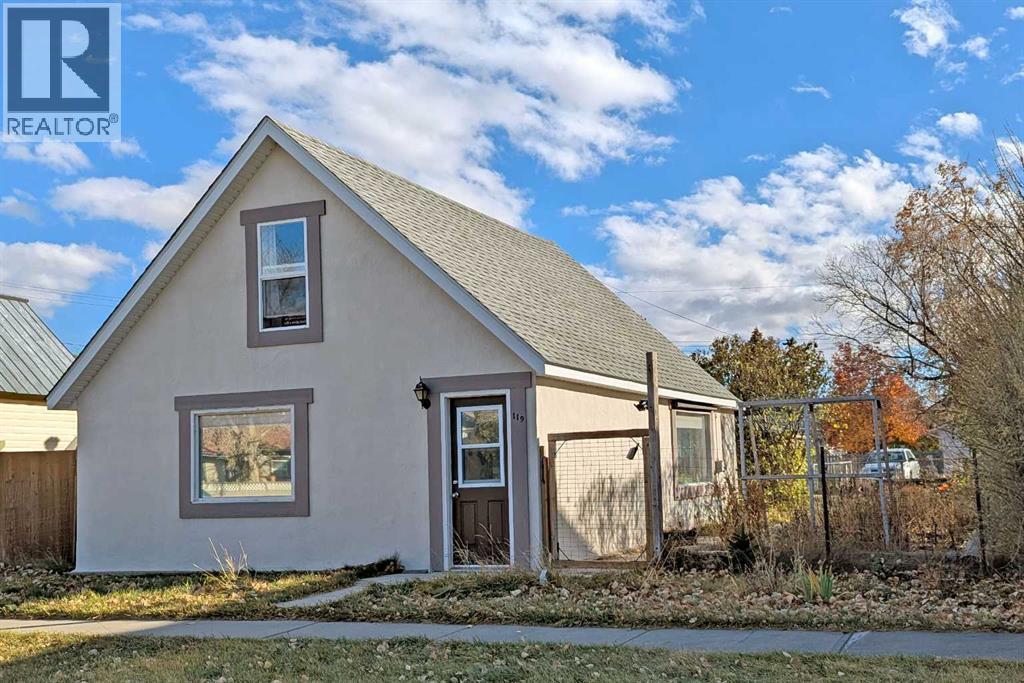 119 47 Avenue W, Claresholm