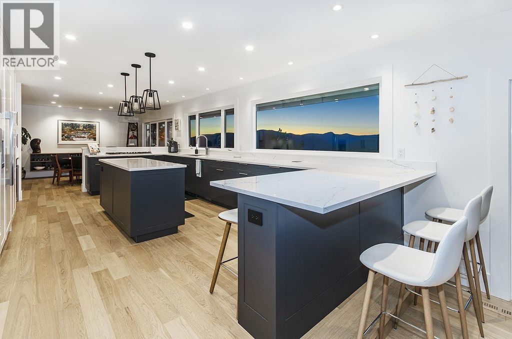5237 Timberfeild Road, West Vancouver