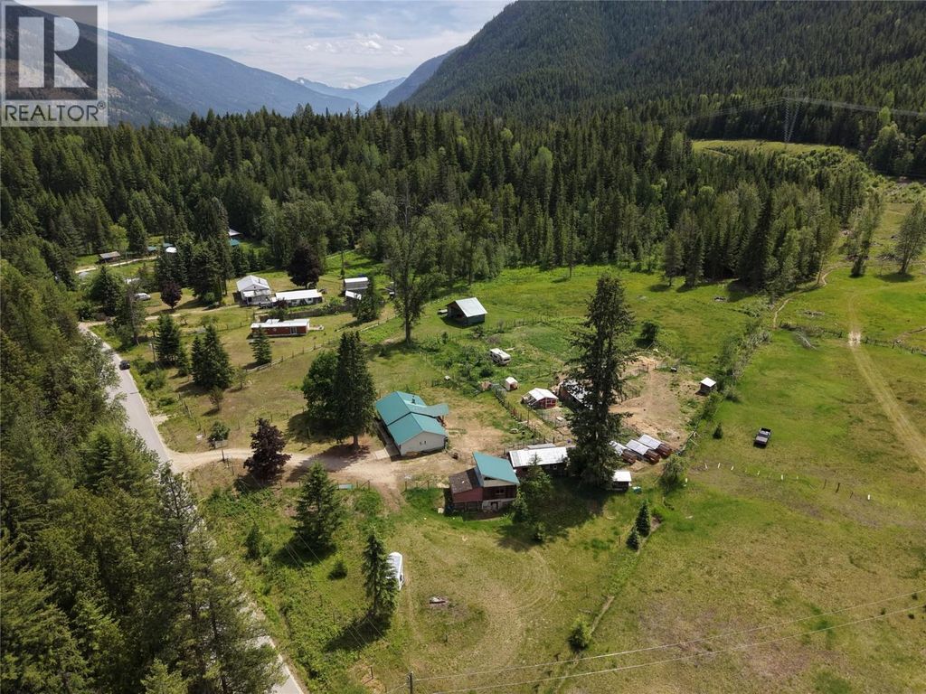 4085 Passmore Upper Road, Winlaw