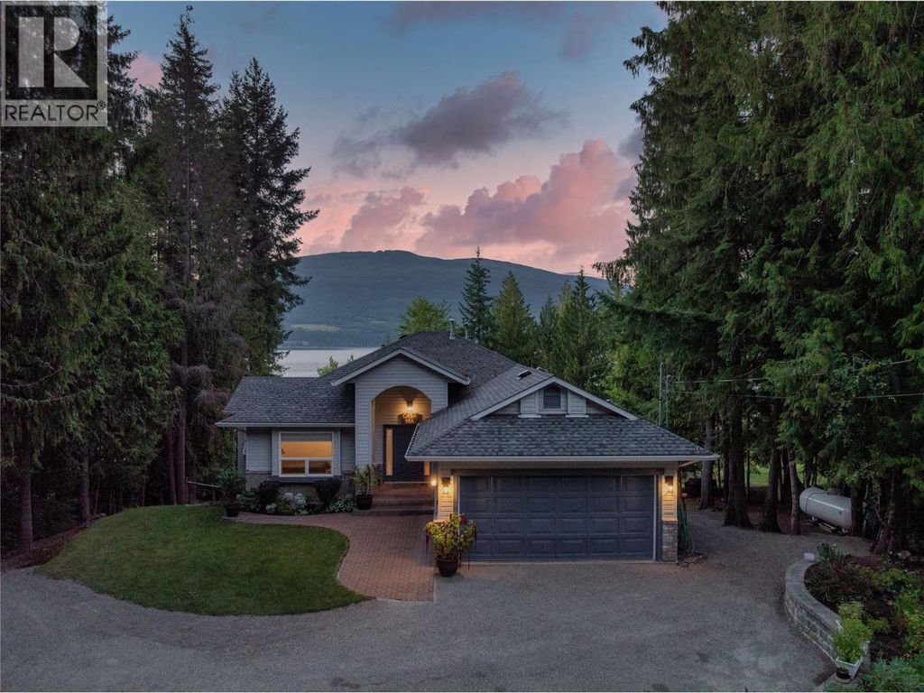 4283 Eagle Bay Road, Eagle Bay