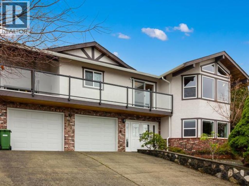 3826 Trail Place, Powell River