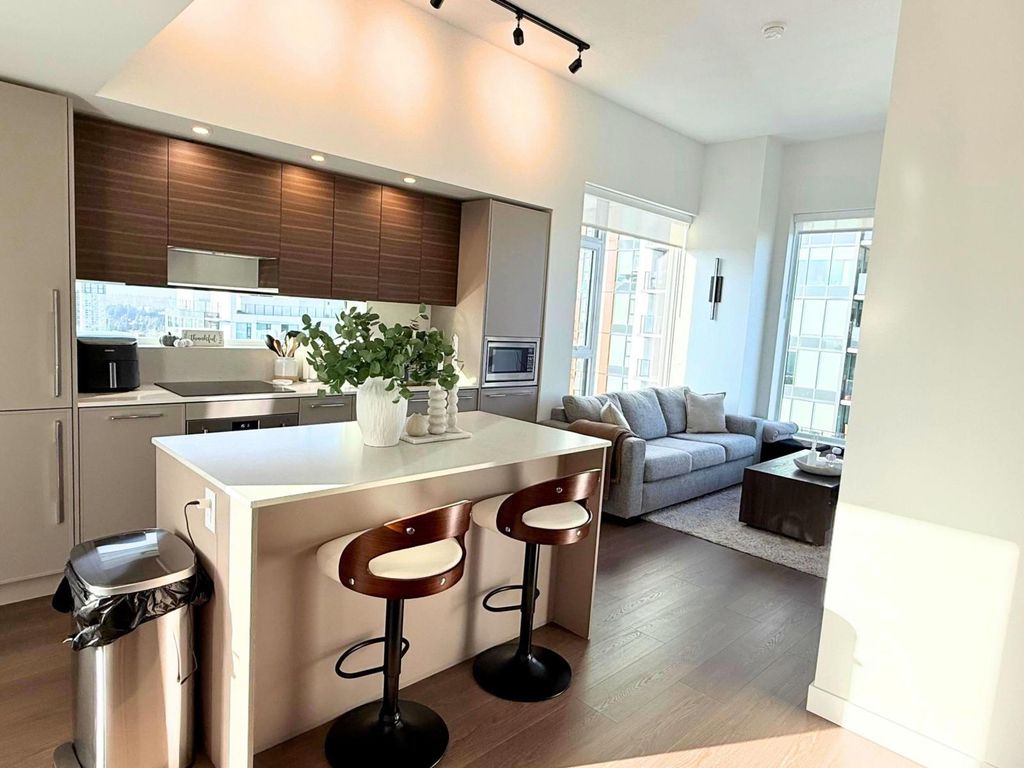 3304 13745 George Junction Street, Surrey