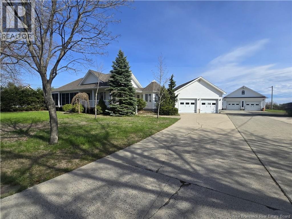 1044 Rue Louis G Daigle, Tracadie