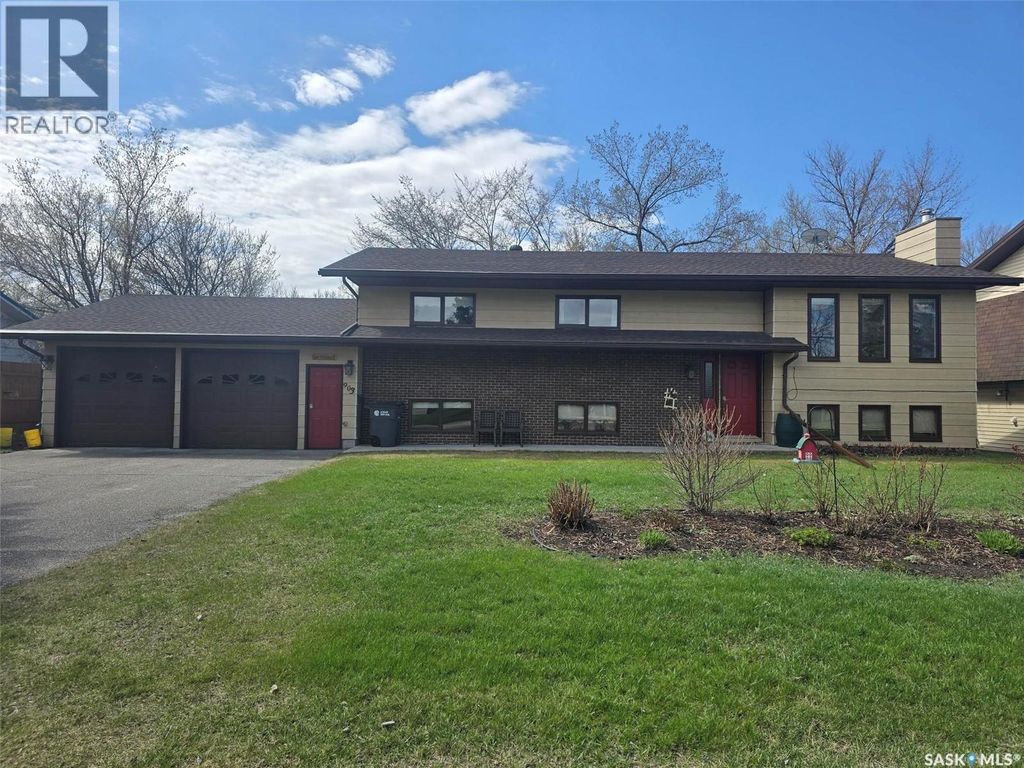 903 Assiniboia Avenue, Grenfell