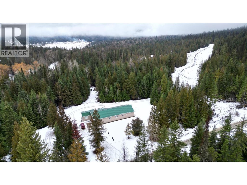 1925 Mcdaniels Road, Castlegar