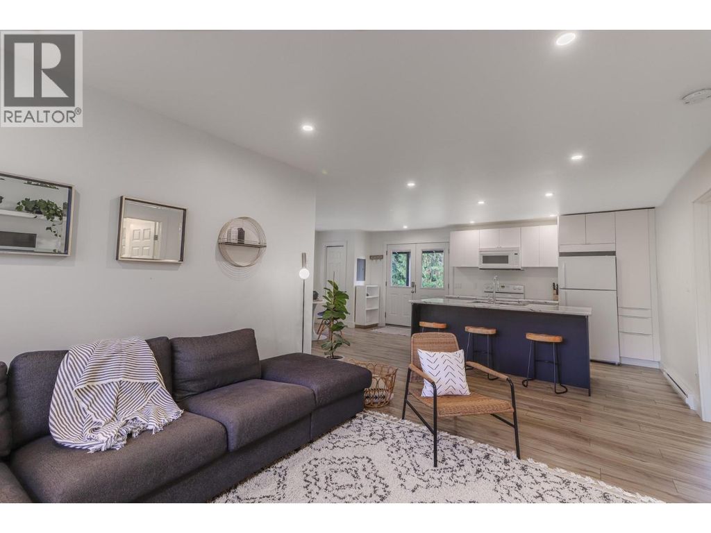 16102 3a Highway, Crawford Bay