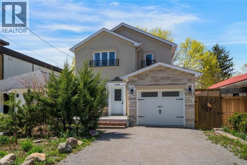 108 Olde Bayview Avenue, Richmond Hill
