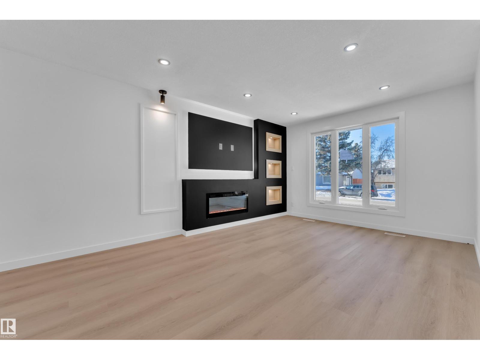 1755 37 St Nw, Edmonton