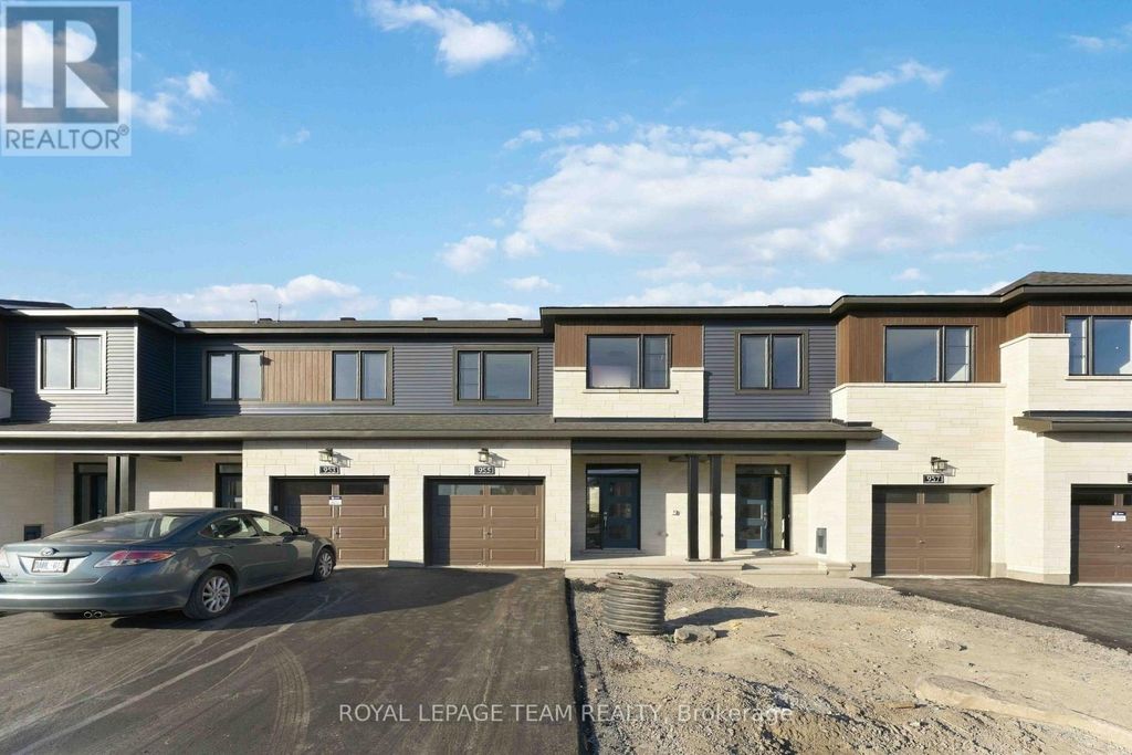 955 Locomotion Lane, Ottawa