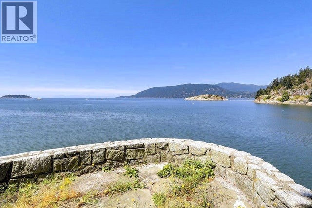 6648 Marine Drive, West Vancouver