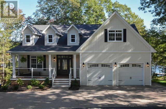 36 Blue Hill Road, Fall River