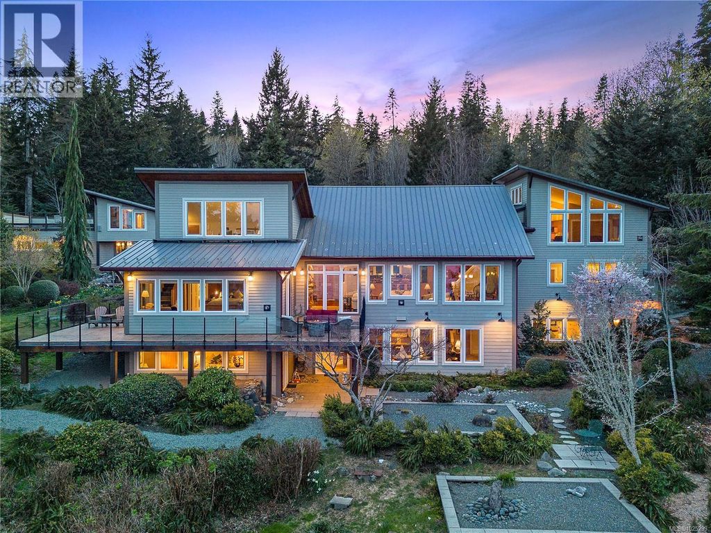 6520 Eagles Dr, Courtenay