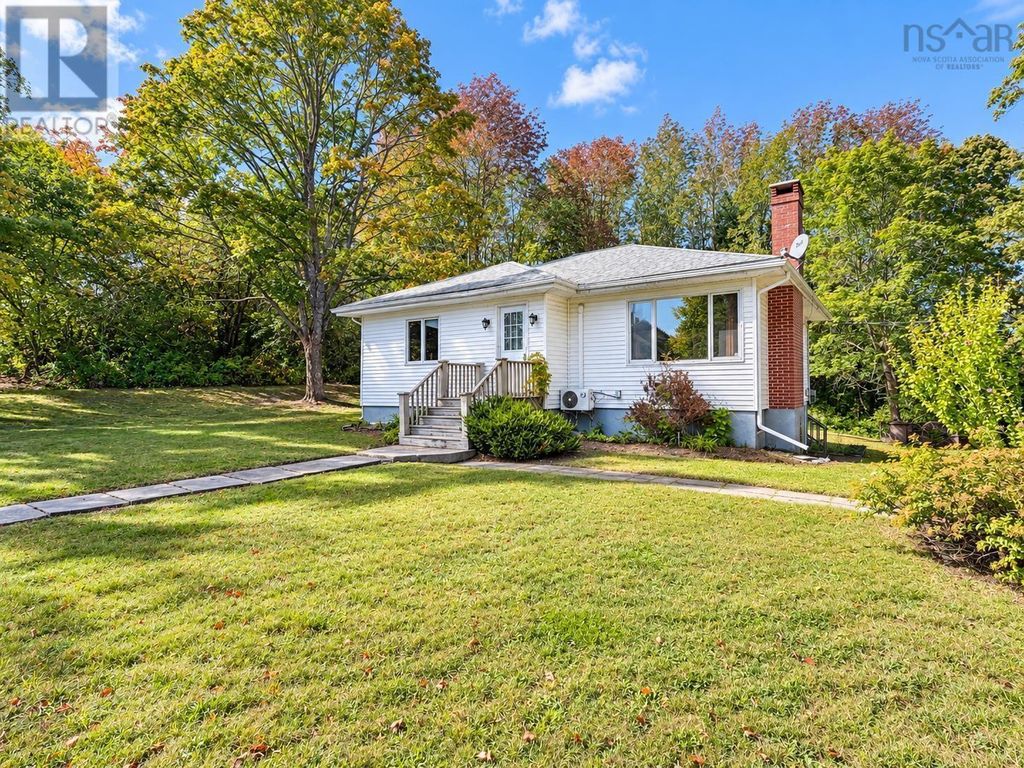 10 West Caledonia Road, Caledonia