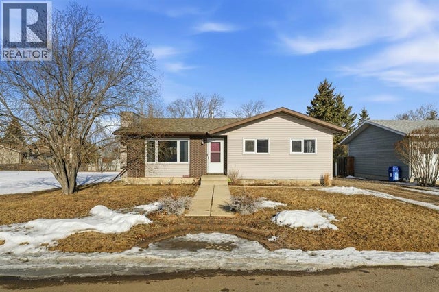 6122 38 Avenue, Stettler