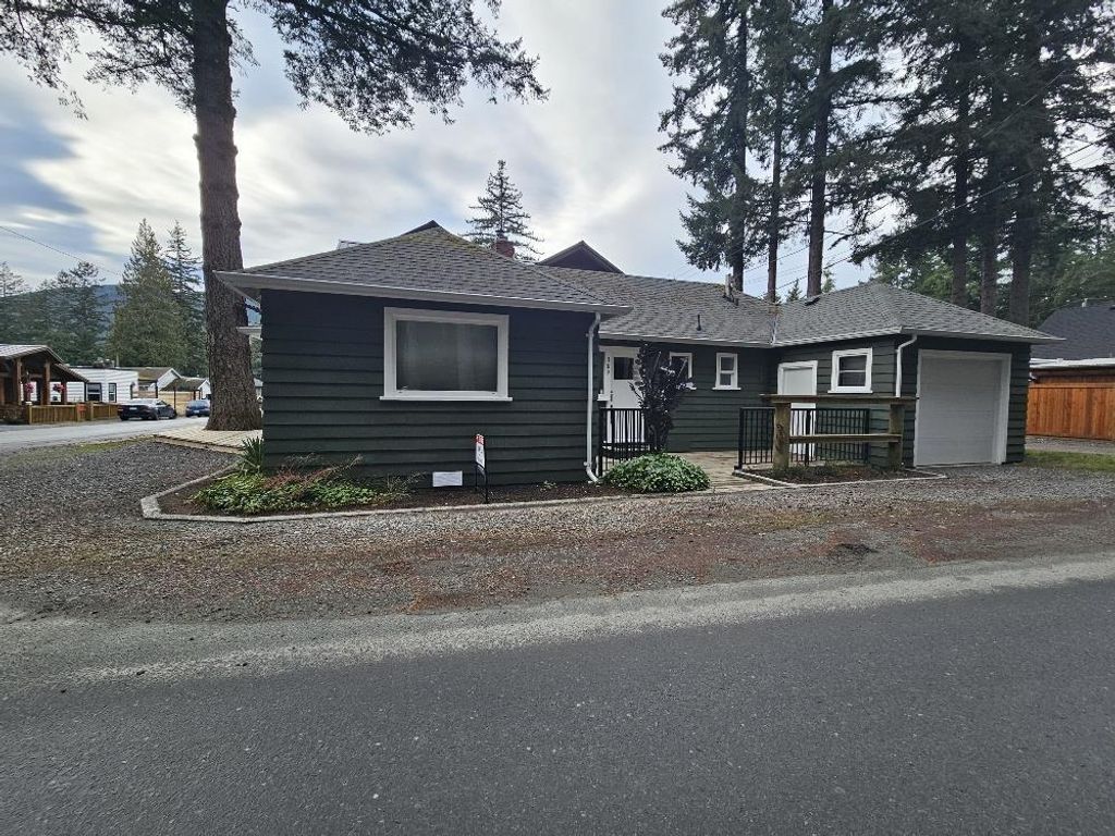 389 Alder Street|cultus Lake North, Cultus Lake
