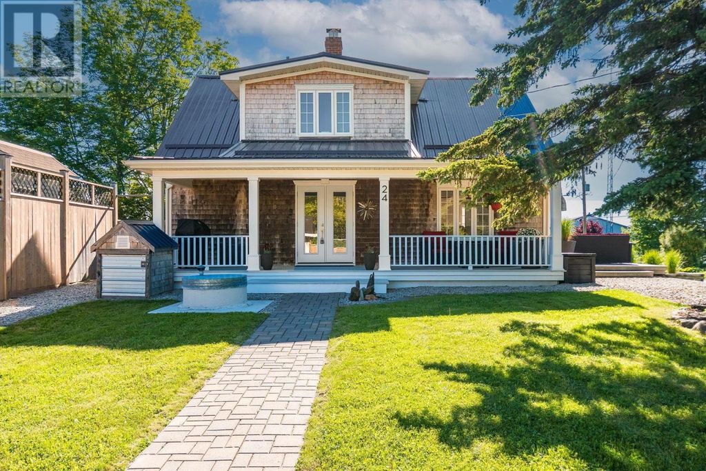 24 Station Road, Western Shore