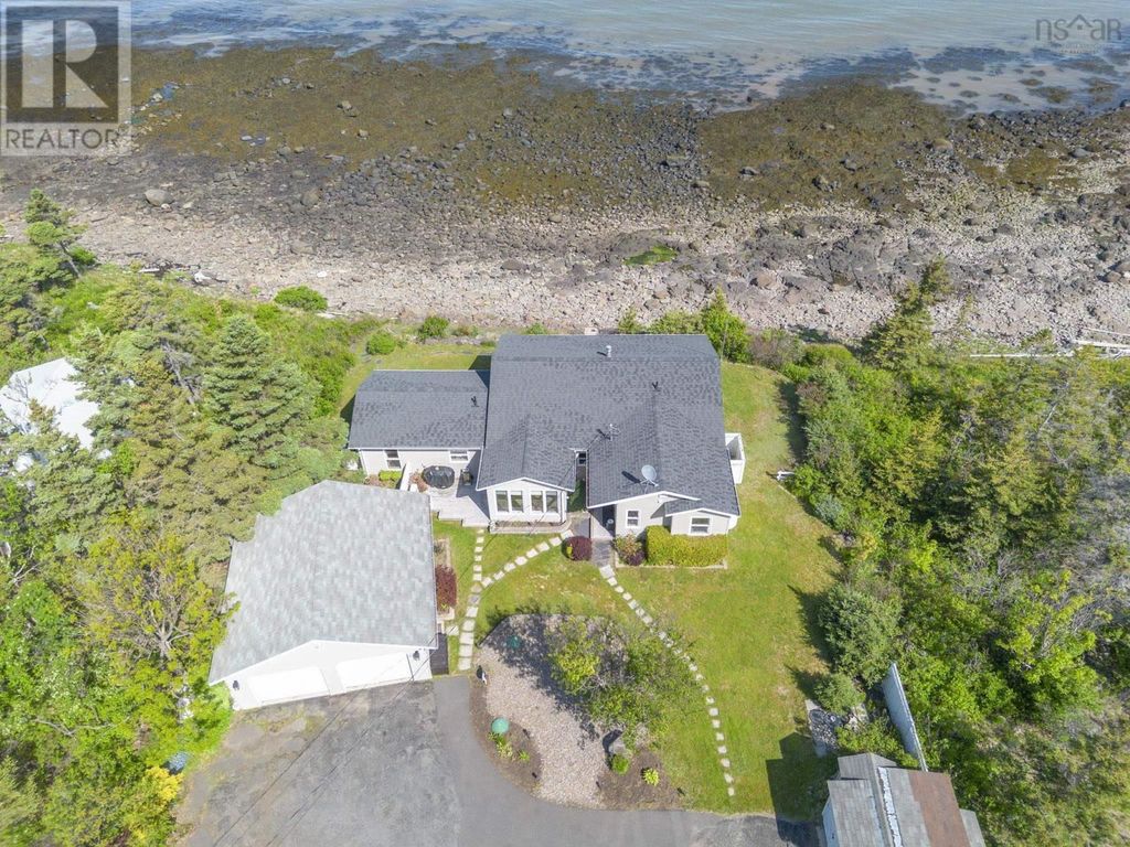 59 Sunset Avenue, Phinneys Cove
