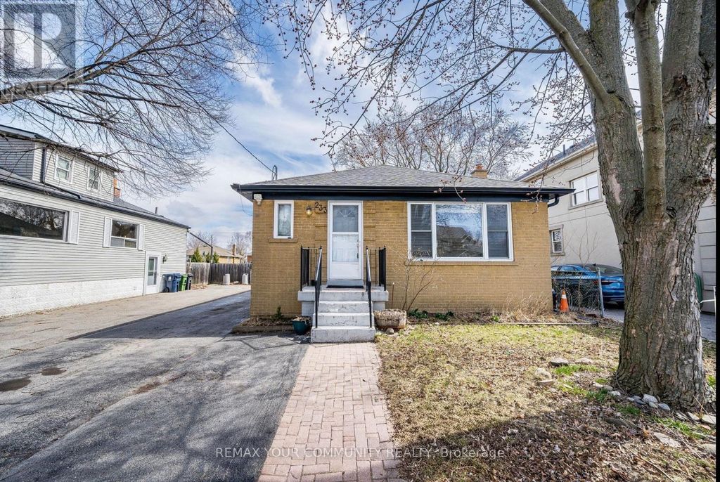 Upper - 233 Beta Street, Toronto (alderwood)