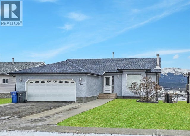 10913 Grande Avenue, Grande Cache