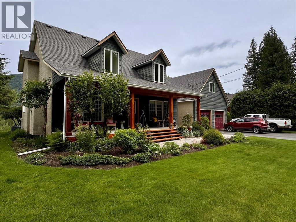 1820 Illecillewaet Road, Revelstoke