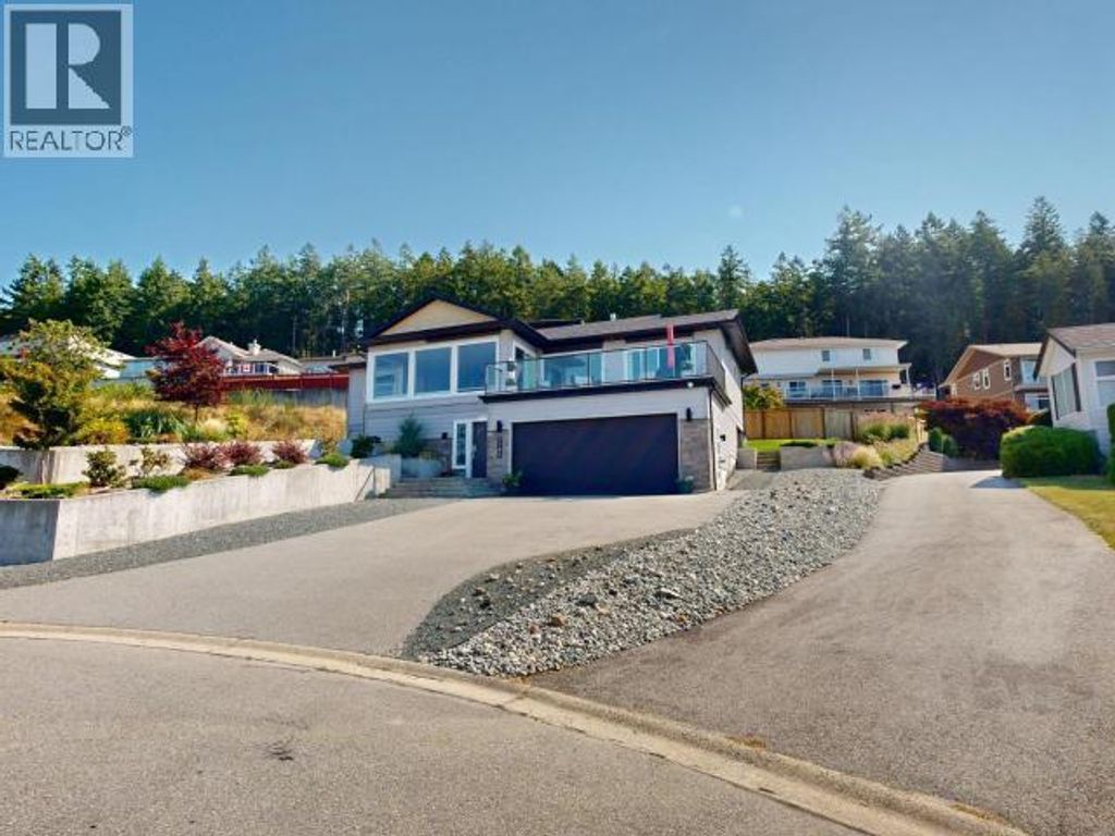 3784 Trail Place, Powell River