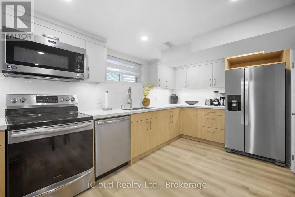 B - 23 Swanhurst Boulevard, Mississauga (streetsville)