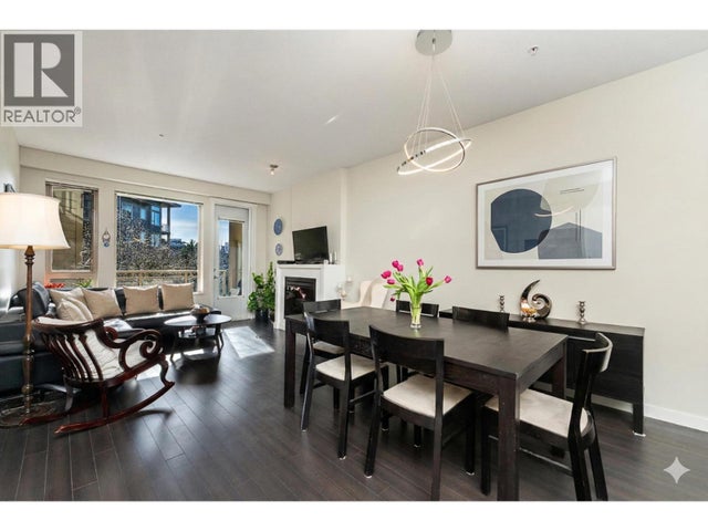 311 159 W 22nd Street, North Vancouver