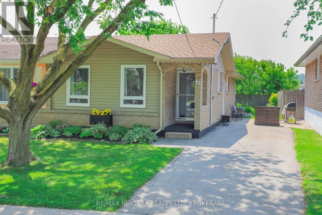 42 Seymour Avenue, St. Catharines (secord Woods)