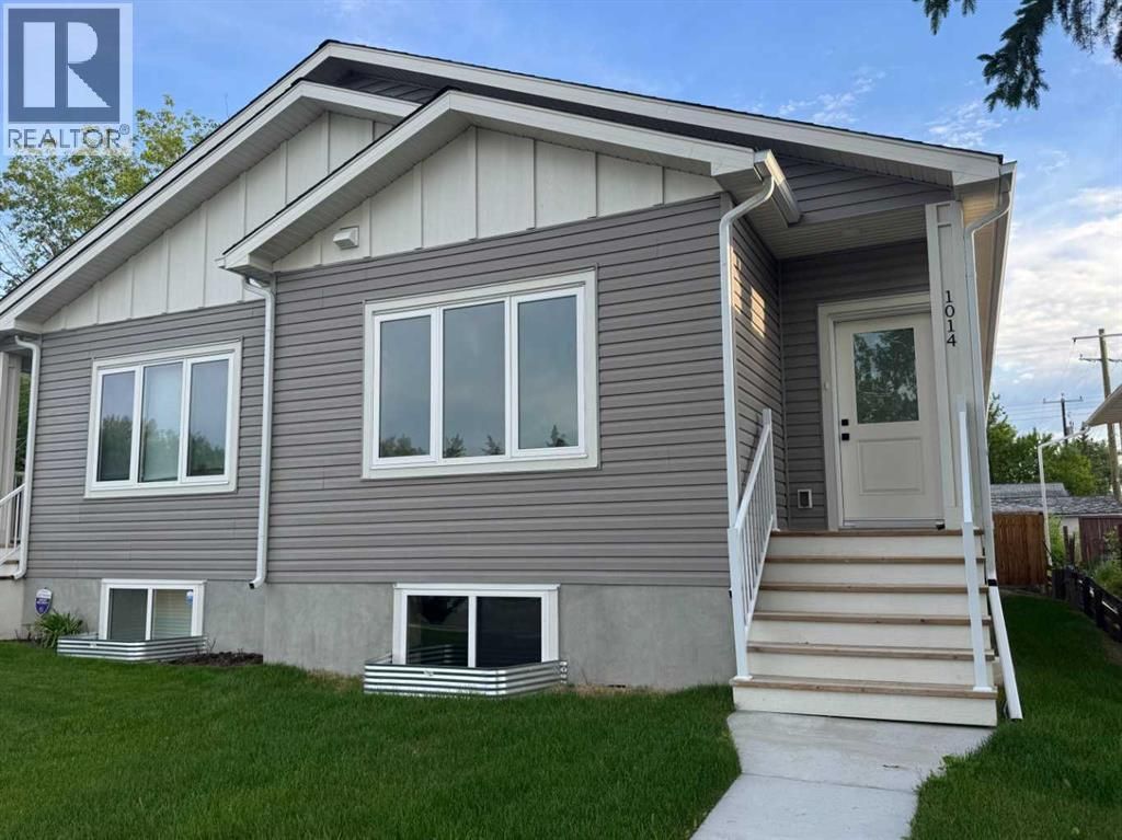 1014 Limit Avenue, Crossfield