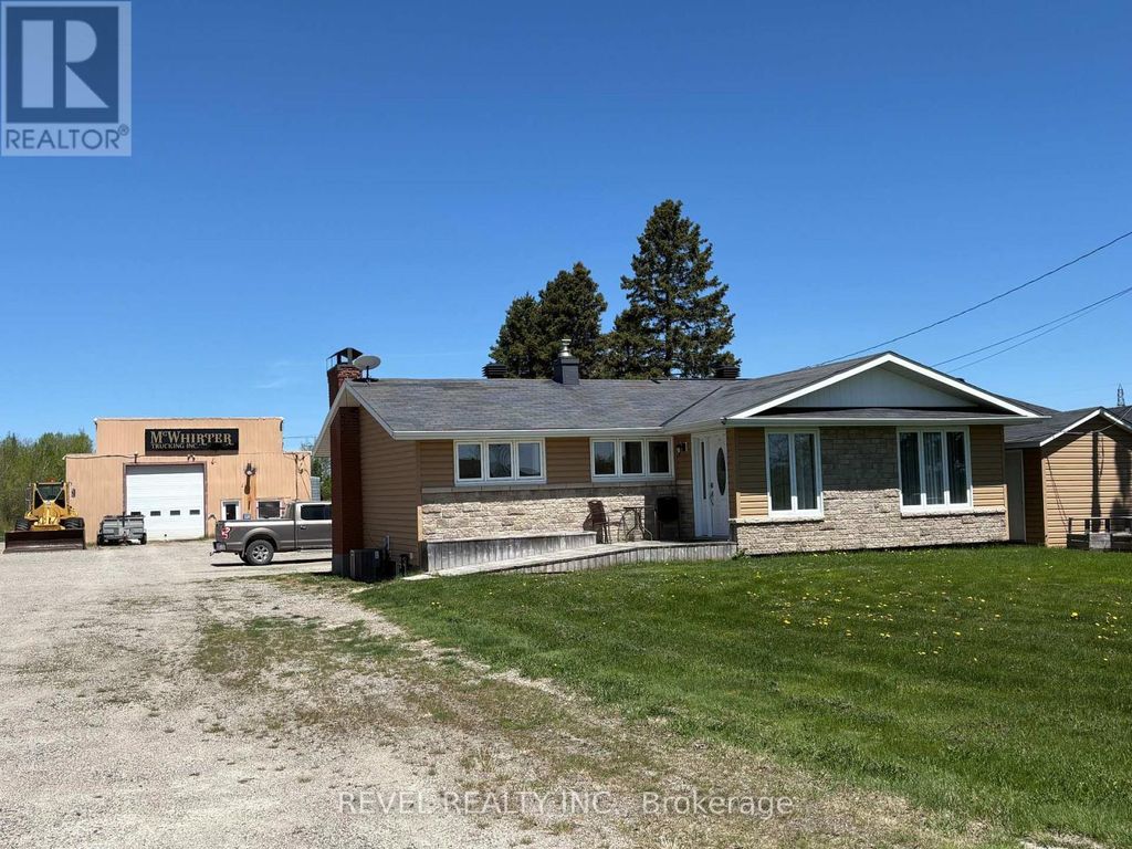 701 Highway 652 Highway, Cochrane