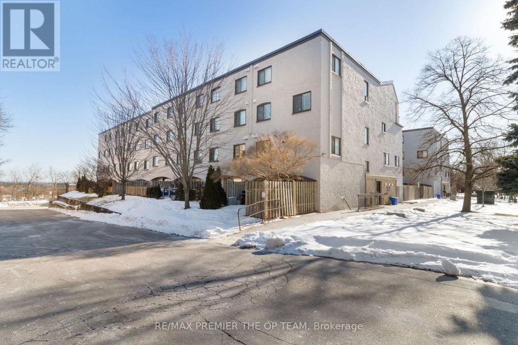 37 - 1016 Falgarwood Drive, Oakville (fa Falgarwood)