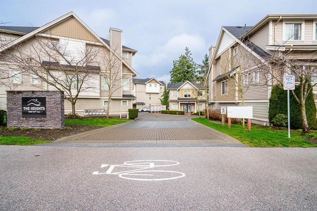 15 19097 64 Avenue, Surrey