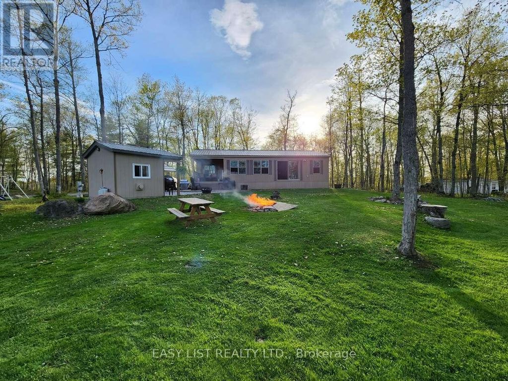 180 Lost Forest Lane, Magnetawan